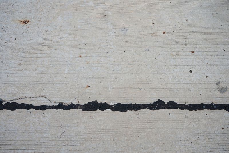 Concrete Crack Patching